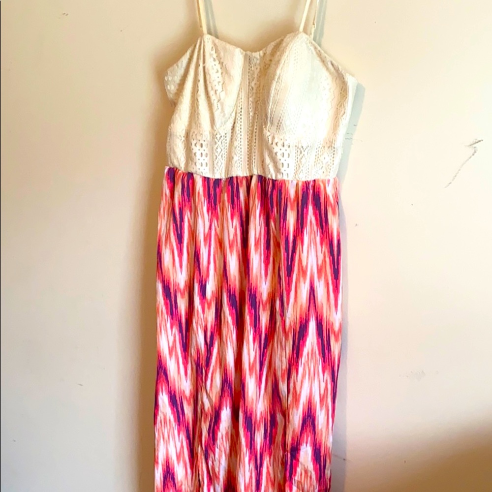 Cream :pink/peach bottom long sleeveless dress